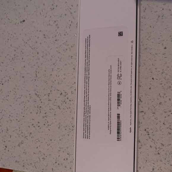 Apple Watch Series 4 40mm Space Gray Aluminum - Picture 5 of 6